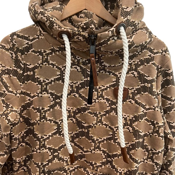 Wanakome Taylor Hoodie - Snake Print - Picture 4 of 13
